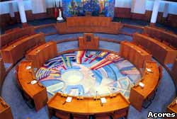 Foto da sala de sessões da Assembleia Legislativa Regional dos Açores