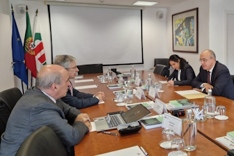 Embaixador da Tunísia em reunião com os membros da CNE_ Presidente e Porta-Voz